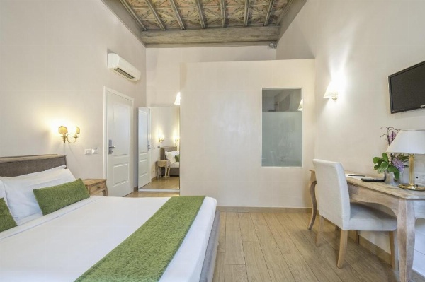 Little Queen Suite image 24